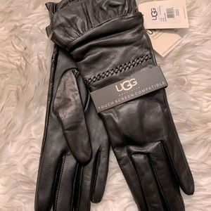 NWT UGG Tech Ruched Black Leather Gloves
